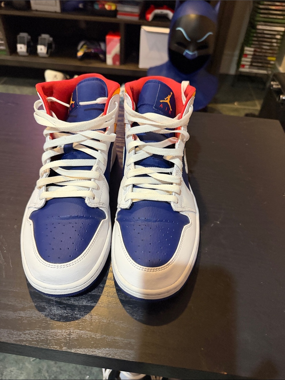 Men’s Jordan 1s size 10.5  Sneakers in Blue/White/Red - Picture 2 of 6